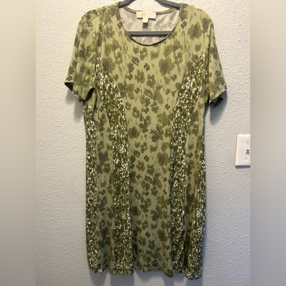 Michael Kors Olive Camouflage Short Sleeve Top - Picture 1 of 3